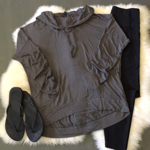 American Eagle Outfitters Hi-Lo Slouchy Hoodie Tee - Picture 12 of 12